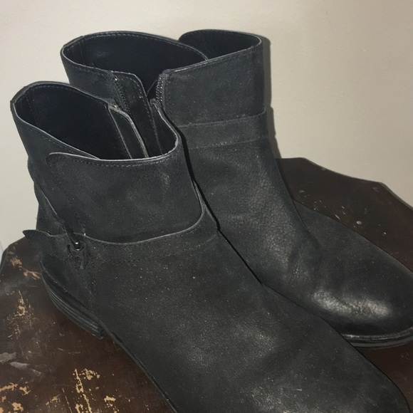 Black ankle booties - Picture 3 of 3